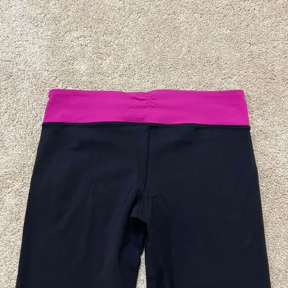 Women’s Lululemon Capri Leggings Size 6 - Picture 8 of 9